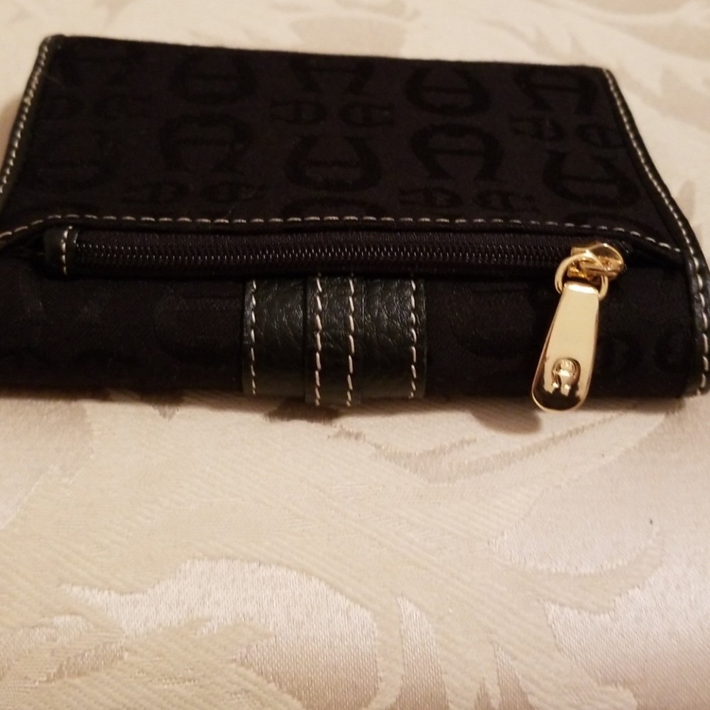 Wallet - Picture 3 of 8